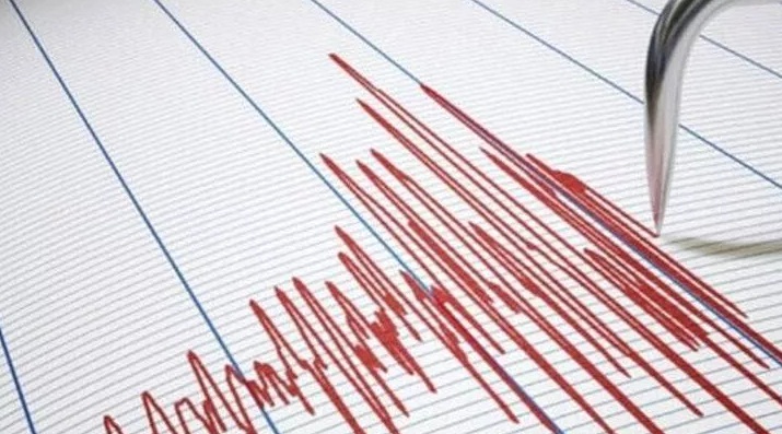Ege Denizi nde şiddetli deprem! İzmir ve Atina sallandı