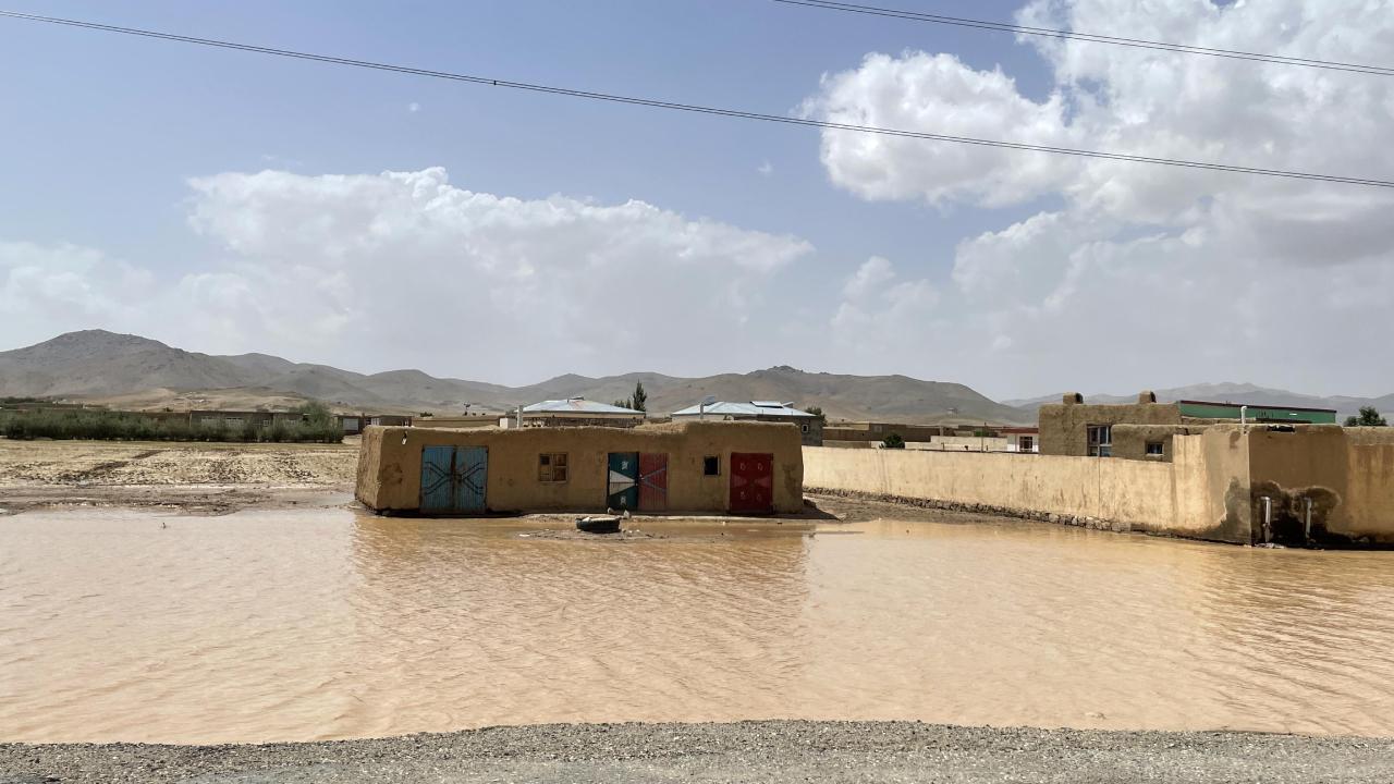 Afganistan ı sel vurdu: 12 ölü