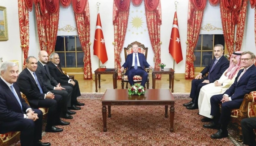 Ahmet Hakan yazd�: Apa��k diplomatik zaferler