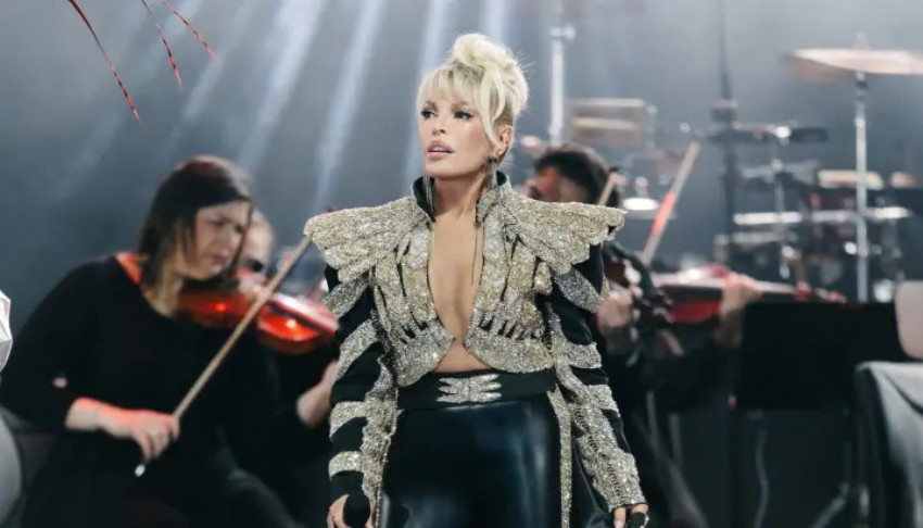 Ajda Pekkan'�n l�ks saat koleksiyonu!