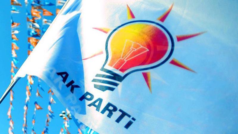 AK Parti de bir il başkanı daha istifa etti