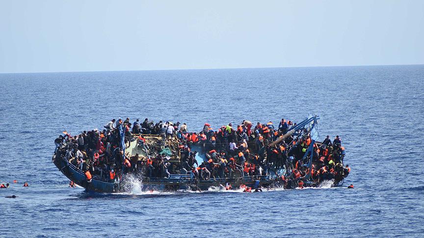 Libya açıklarında göçmenleri taşıyan tekne battı: 19 ölü