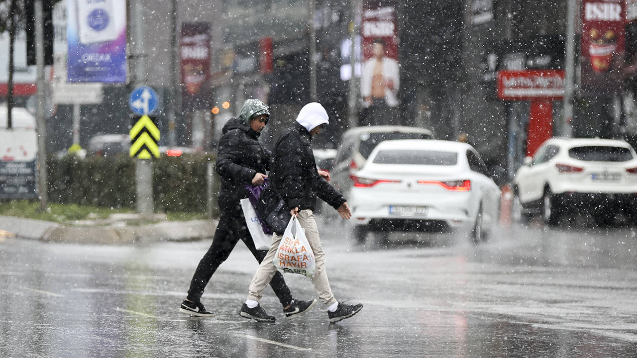 AKOM duyurdu: İstanbul da havanın sıcaklığı değişiyor