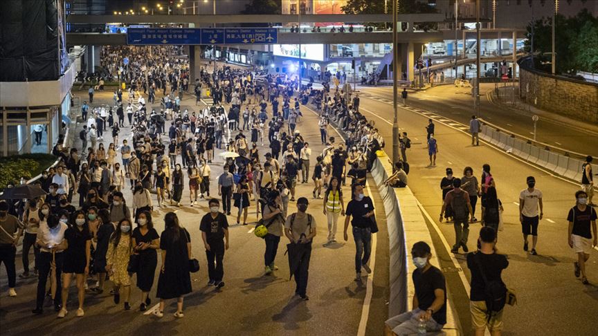 Hong Kong da protestolar sürüyor