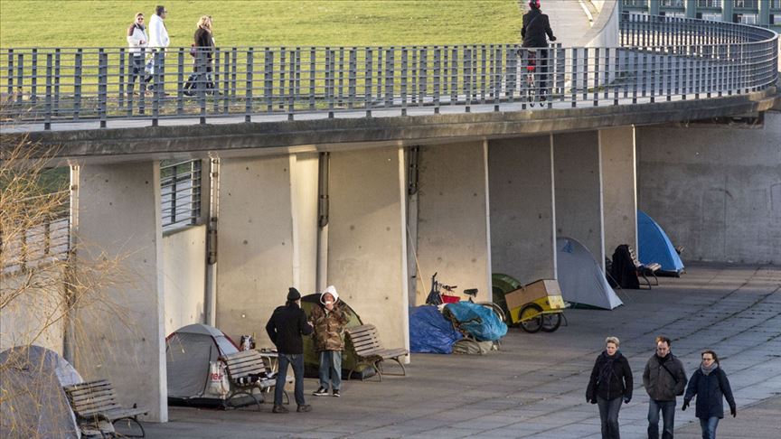 Almanya da evsizlerin sayısı 650 bin oldu