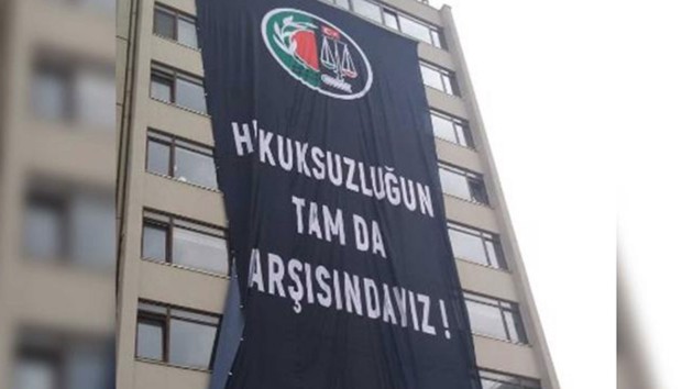 Ankara Barosu ndan komşusu YSK ya mesaj