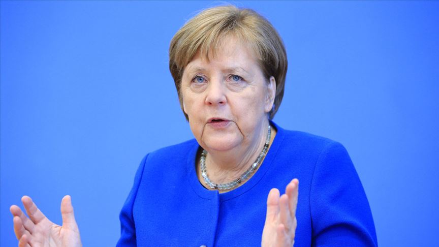 Angela Merkel e üstün hizmet ödülü verildi