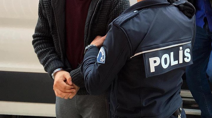 İzmir de FETÖ operasyonu: 19 gözaltı