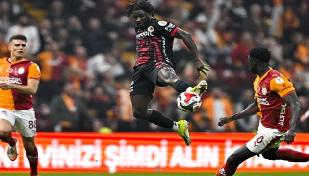 Lider Galatasaray fark� art�rmak i�in sahada: Ankara'da ilk 11'ler belli oldu