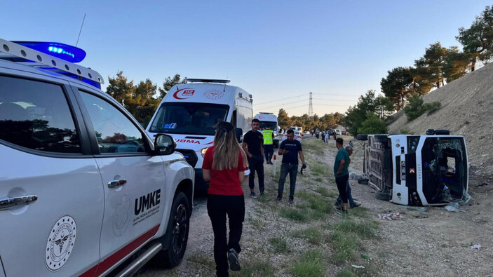 Antalya da feci kaza: 20 yaralı!