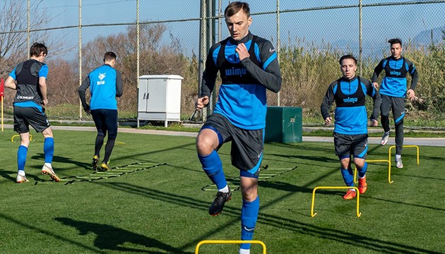 Antalya'da futbol takmlarnn kamp talebi artyor