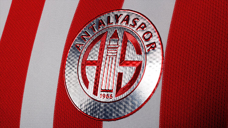 Antalyaspor, 4 futbolcuyla yolları ayırıyor!