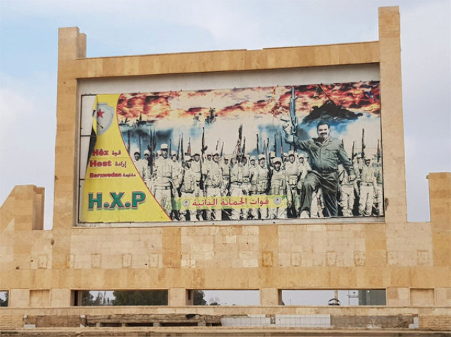 Esad yerine Öcalan posteri