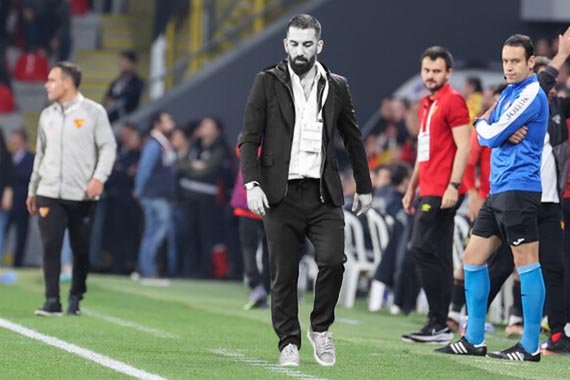 Arda Turan, teknik direktörlük kariyerine yenilgi ile başladı