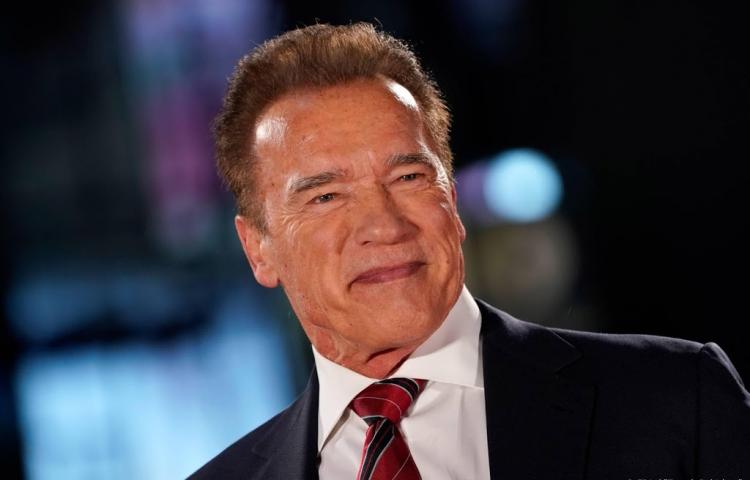 Arnold Schwarzenegger’den bir ilk!