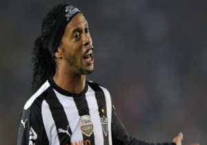 Efsane yıldız Ronaldinho, Atletico Mineiro dan kovuldu