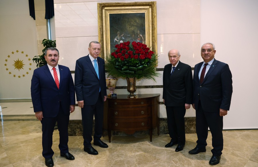 Erdoğan, Bahçeli, Destici ve Aksakal’ı Külliye de kabul etti