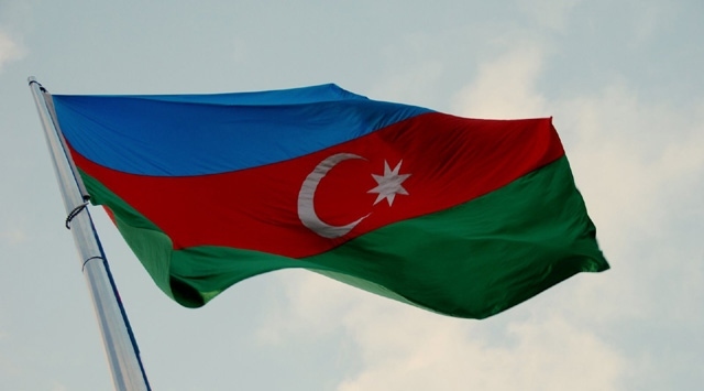 Azerbaycan bayrağı Kelbecer de dalgalanıyor