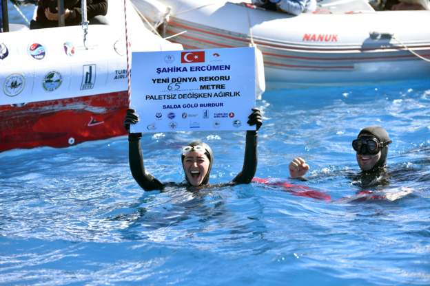Şahika Ercümen, Salda Gölü nde dünya rekoru kırdı