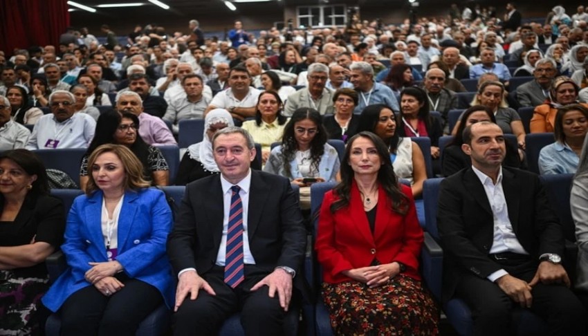DEM Parti'de de�i�im! Pervin Buldan duyurdu: Yeni partinin ad� belli oldu
