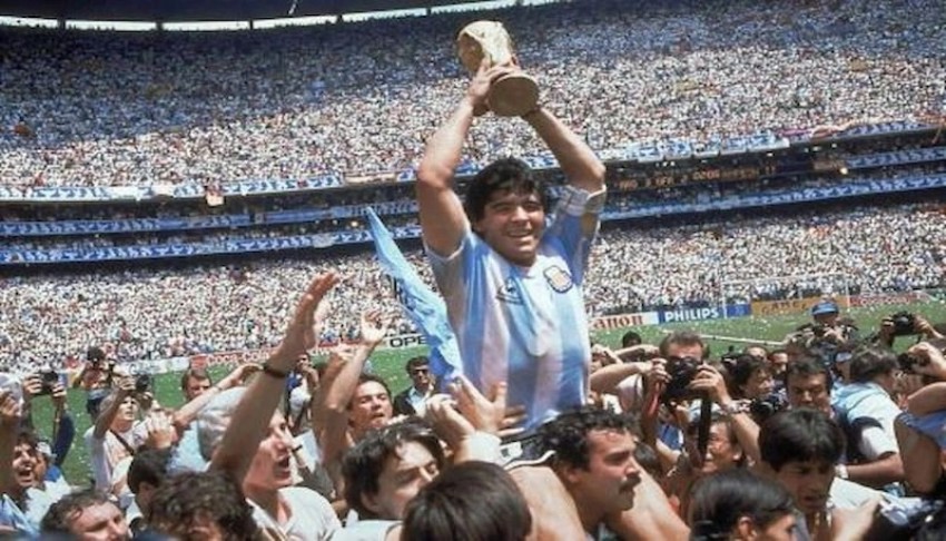 Arjantinliler Maradona'y� unutmad�