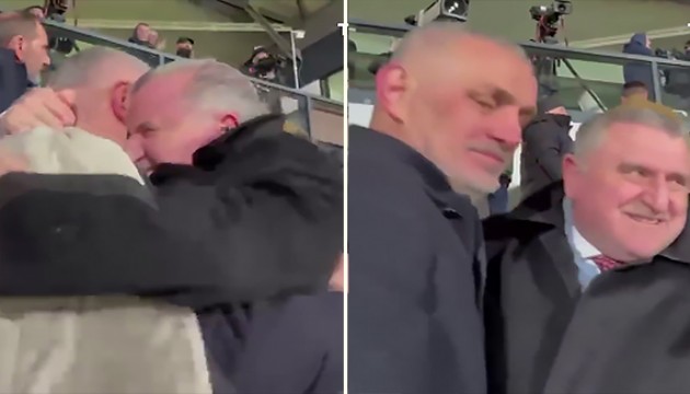 Bakan Bak ve Hac�osmano�lu'nun ma� sonu sevin�leri dikkat �ekti: 'Kupay� al�p gelece�iz'