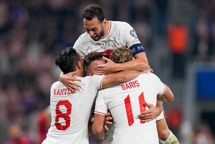 Almanya - Türkiye maçının ilk 11 leri belli oldu