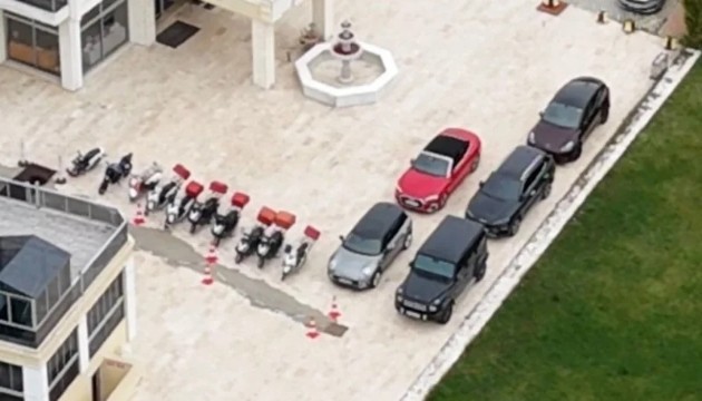 �zkan Yal�m'�n l�ks ara� koleksiyonu