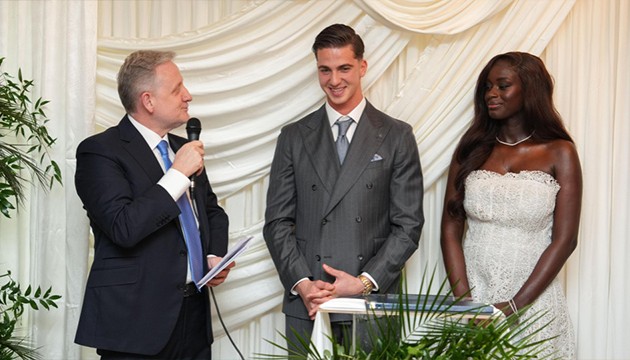 Bertu� Y�ld�r�m o foto�raflar� sildi