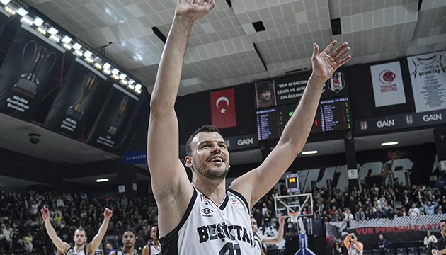 Avrupa'da T�rk tak�mlar� damgas�