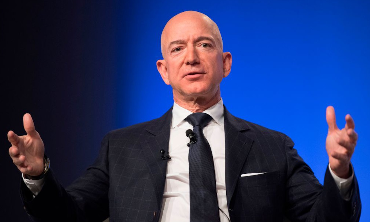 Jeff Bezos un serveti 200 milyar doları aştı