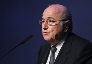 Blatter yeniden FIFA başkanı!