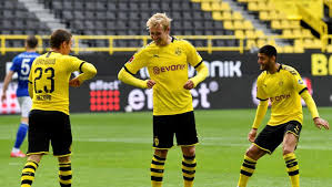 Dev derbide kazanan Borussia Dortmund