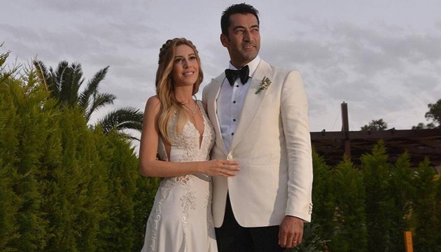 Sinem Kobal'dan 10. y�l payla��m�!