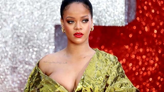 Rihanna, hayranlarını korkuttu!