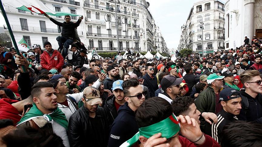 Cezayir de ordu müdahalesi