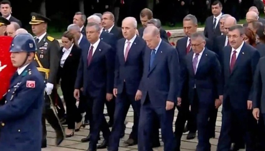 Cumhurba�kan� Erdo�an ve devlet erkan� An�tkabir'de