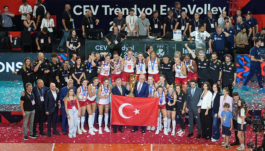 �talya'da Filenin Sultanlar� yank�s�: 'Ac� verici bir yenilgi'