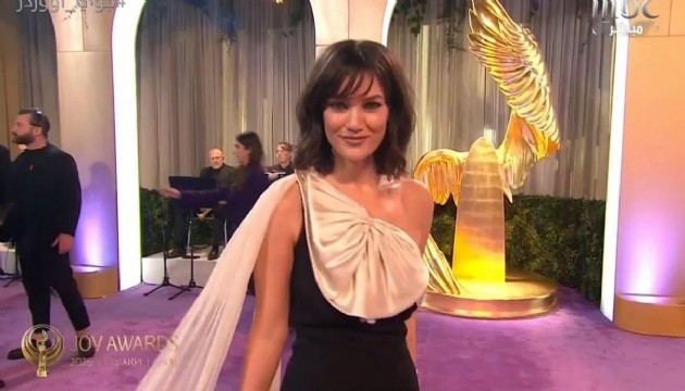 P�nar Deniz'in yeni tarz� g�ndem oldu