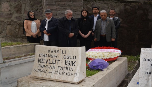 Gazeteci Mevlüt Işık, vefatının 35'inci yılında kabri başında anıldı