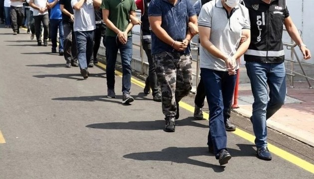 FETÖ'ye 10 ilde operasyon
