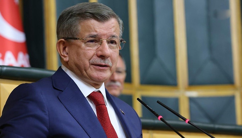 Ahmet Davuto�lu a��klad�: Gelecek Partisi'nden siyasi faaliyetlerini durdurma karar�