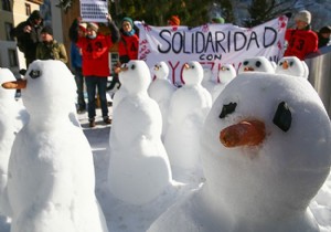  Davos  kasabasındaki toplantılara protesto!