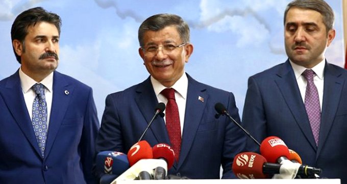 Davutoğlu cephesinden yeni parti için tarih verildi