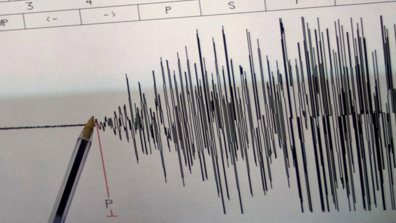 Japonya nın batısında 6,4 ve 5 büyüklüğünde iki deprem meydana geldi