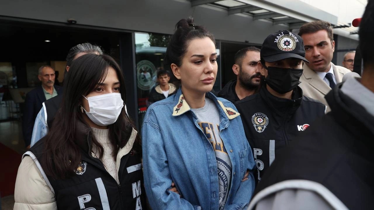 Tutuklu Dilan Polat ın Enercii isimli şarkısı Spotify ve Apple Music ten kaldırıldı