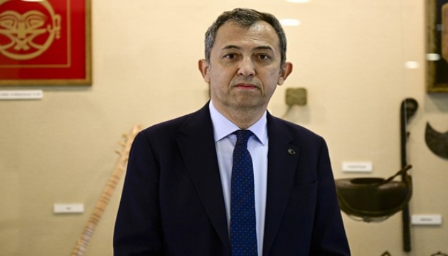 Dr. Ali Arif �zzeybek'ten 'Yas-� Muharrem' mesaj�