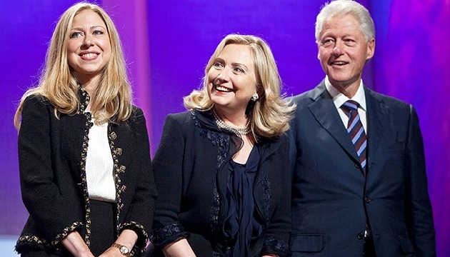 Chelsea Clinton serveti tepti!
