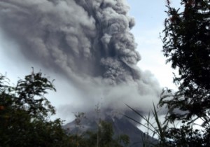 Endonezya da Sinabung Yanardağı faaliyete geçti!