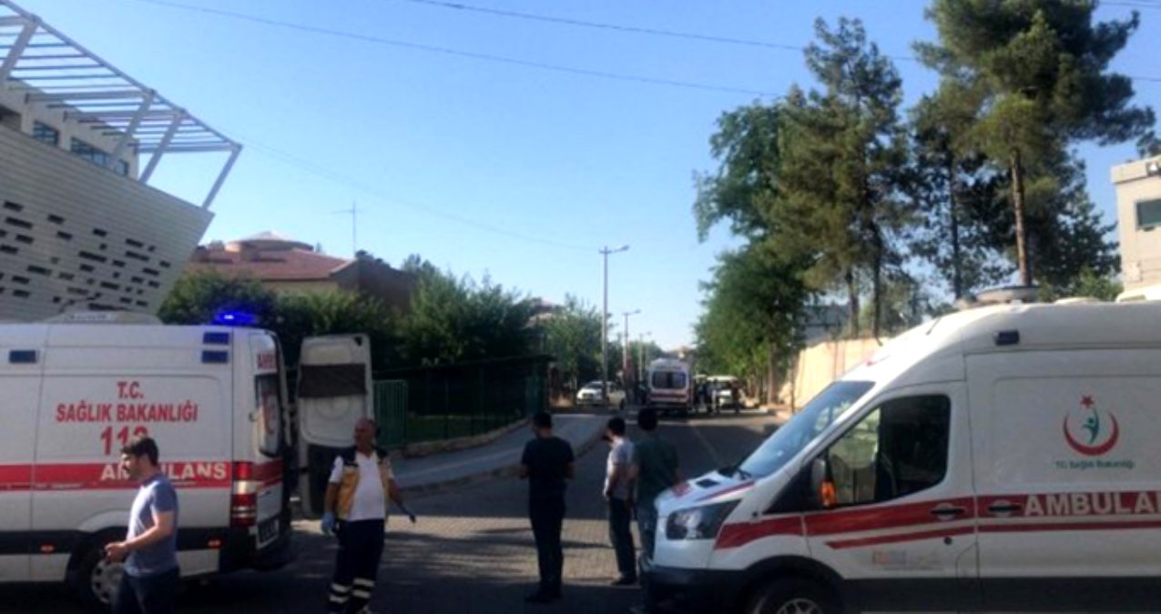 Diyarbakır da polise EYP li saldırı